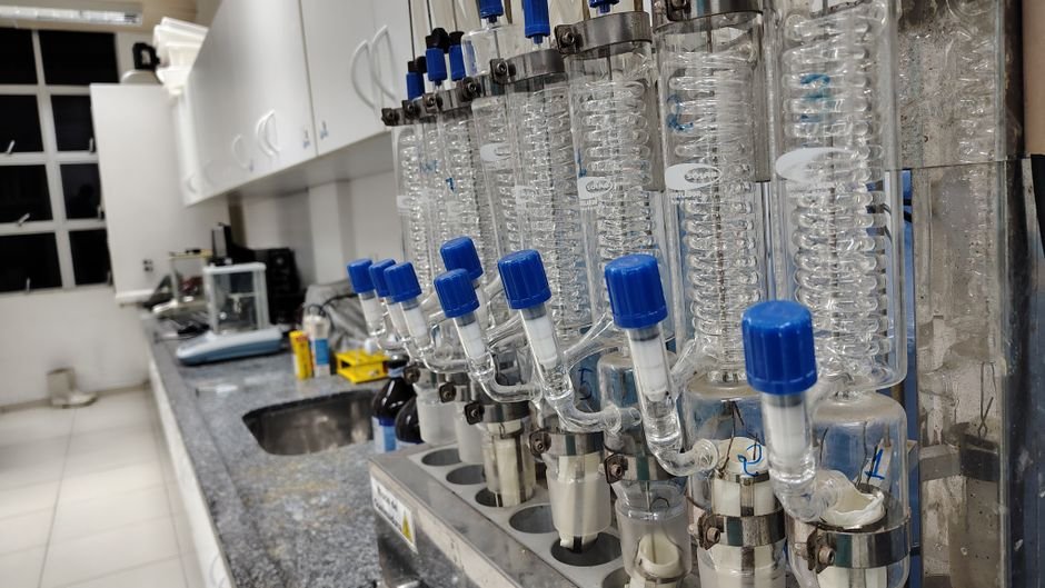 AI Chemist Revolutionizes Drug Synthesis: A Breakthrough in Medicinal Chemistry