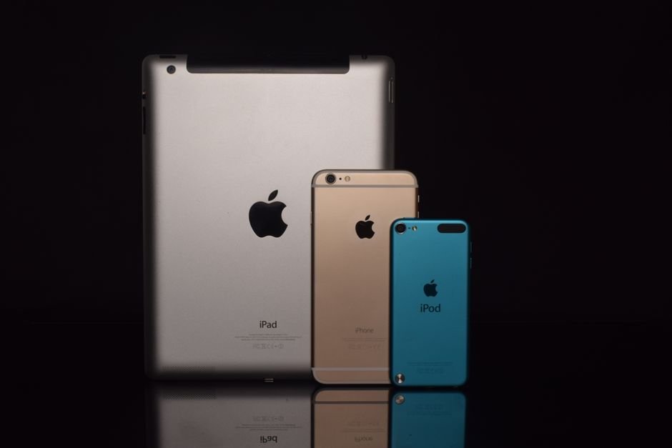 Apple's Next-Gen: Revamped MacBook Pro and Enhanced iPad Pros on the Horizon