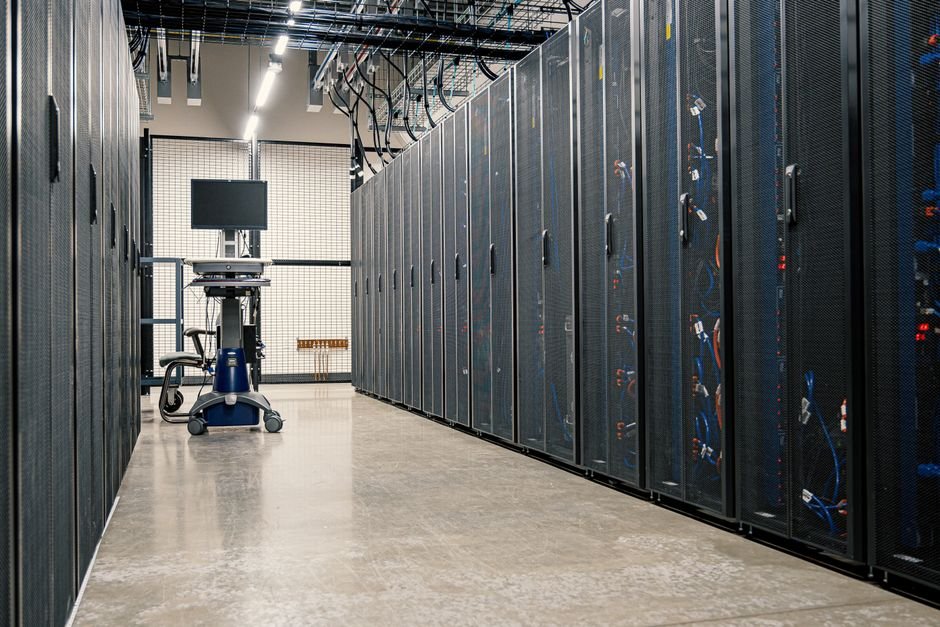 Powering the Future: Building Resilient AI Data Centers Against Grid Disruptions