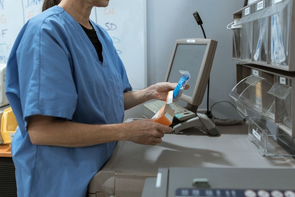 AI Revolutionizes Hospital 340B Compliance: AWS and Bluesight Lead the Way