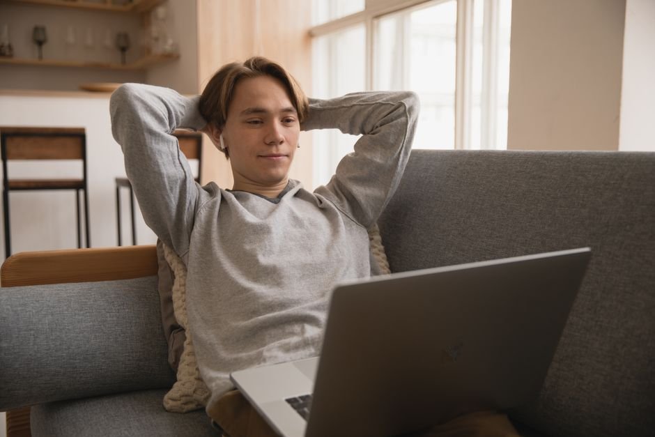 Mastering Digital Well-being with Claude's Reflect Dashboard