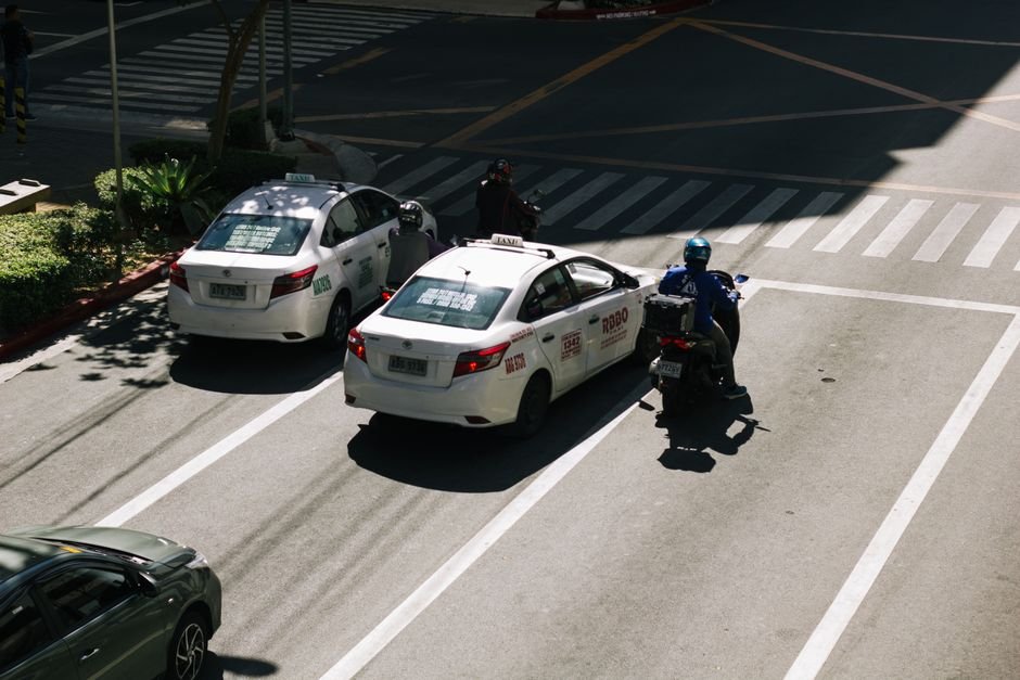 The Regulatory Crossroads: Unpacking the Battle Over Robotaxi Rules