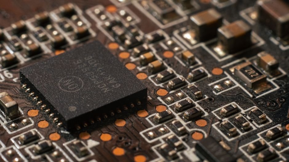 Anthropic's Bold Move: Building In-House Custom Chips for Claude