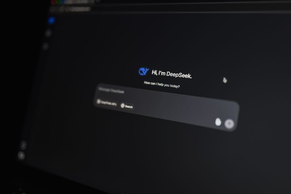 Can AI Conquer Your Email Overload? Exploring Fyxer's Potential