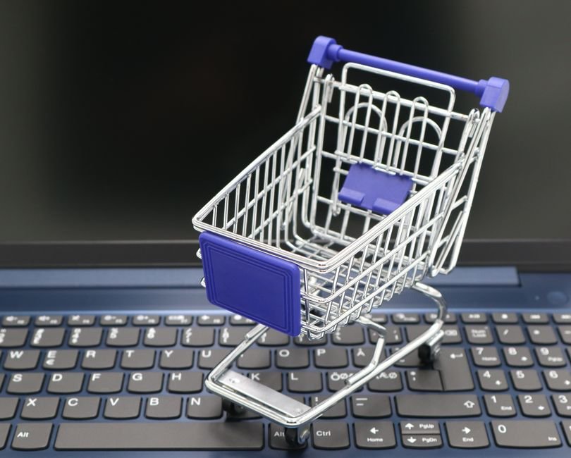 Unpacking AI's Role in Online Shopping: Beyond Traffic Growth