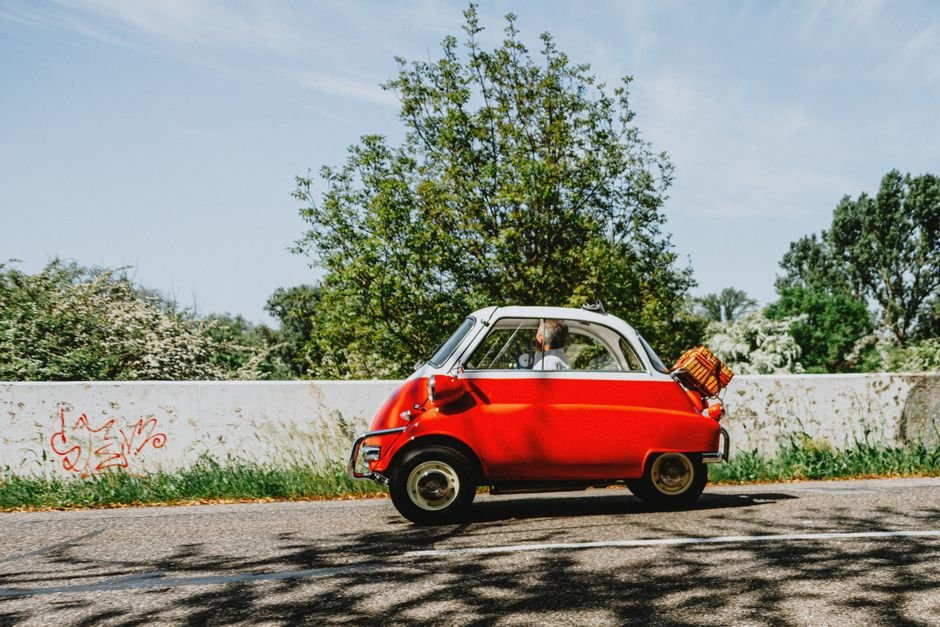Liux Big Microcar: Spain's Sustainable Bet in the Electric Urban Mobility Race