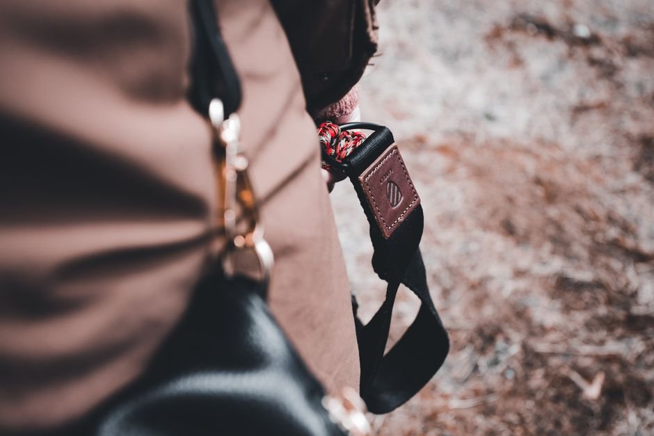 Peak Design's BagLev Hooks: A Simple Innovation for Cleaner Carry