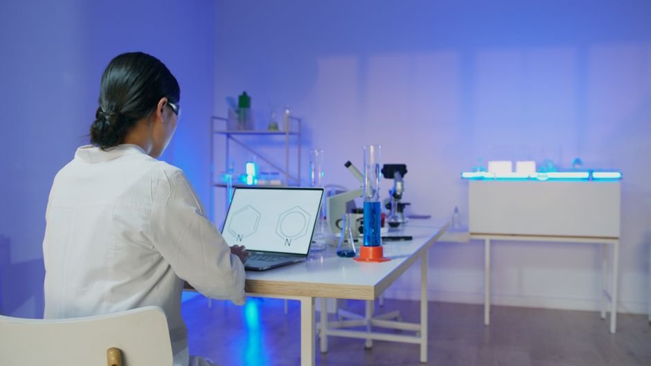 Mastering Scientific Data Analysis in Python: A LabPlot-Inspired Workflow