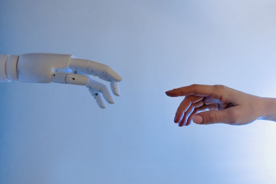Google Bolsters AI & Economy Team with World-Class Experts