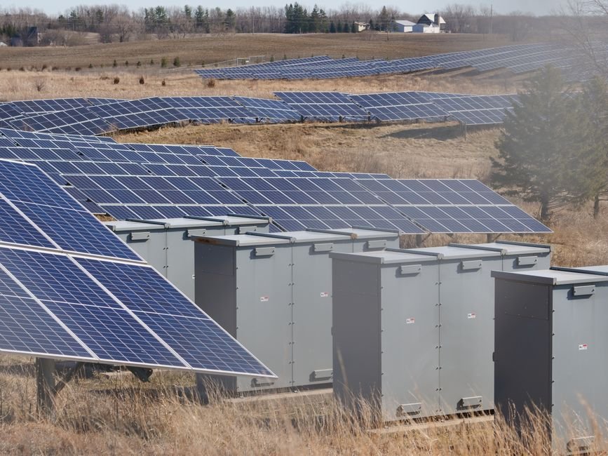 Vertiv Fuels Future: $1.45 Billion Acquisition of Microgrid Innovator UtilityInnovation Group