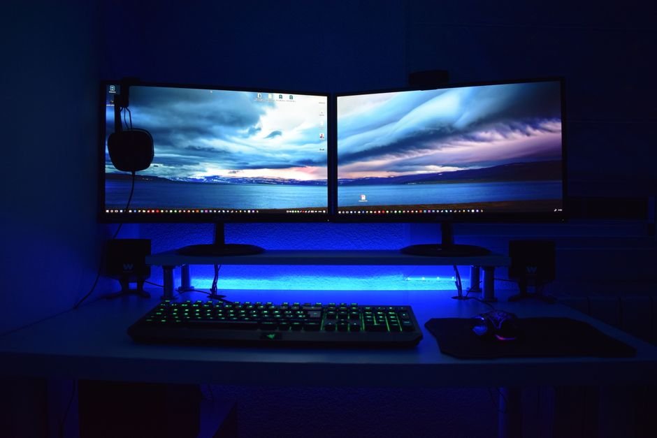 Unlock Your Potential: The Unbeatable Benefits of a Second Monitor