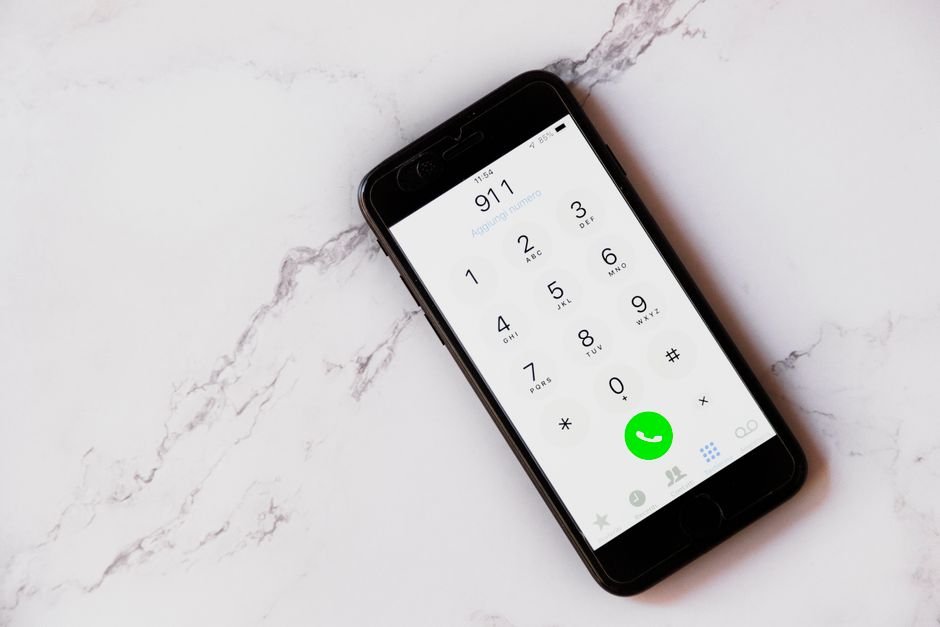 Apple Offers Free Replacements for iPhone 18 Pro Max AT&T SOS Mode Glitch